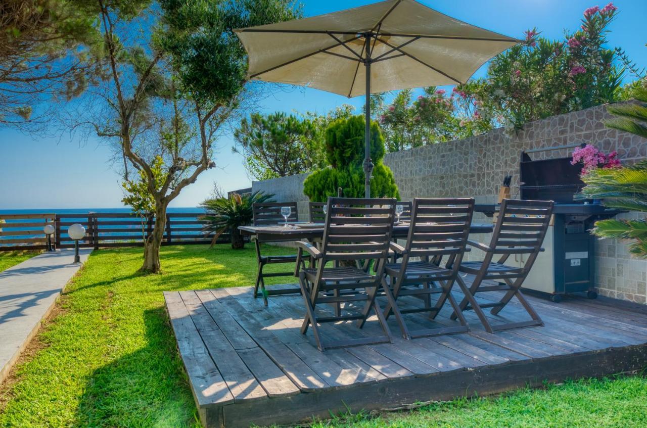 Villa Angela Agios Matthaios  Экстерьер фото