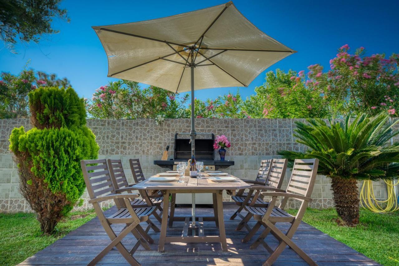 Villa Angela Agios Matthaios  Экстерьер фото