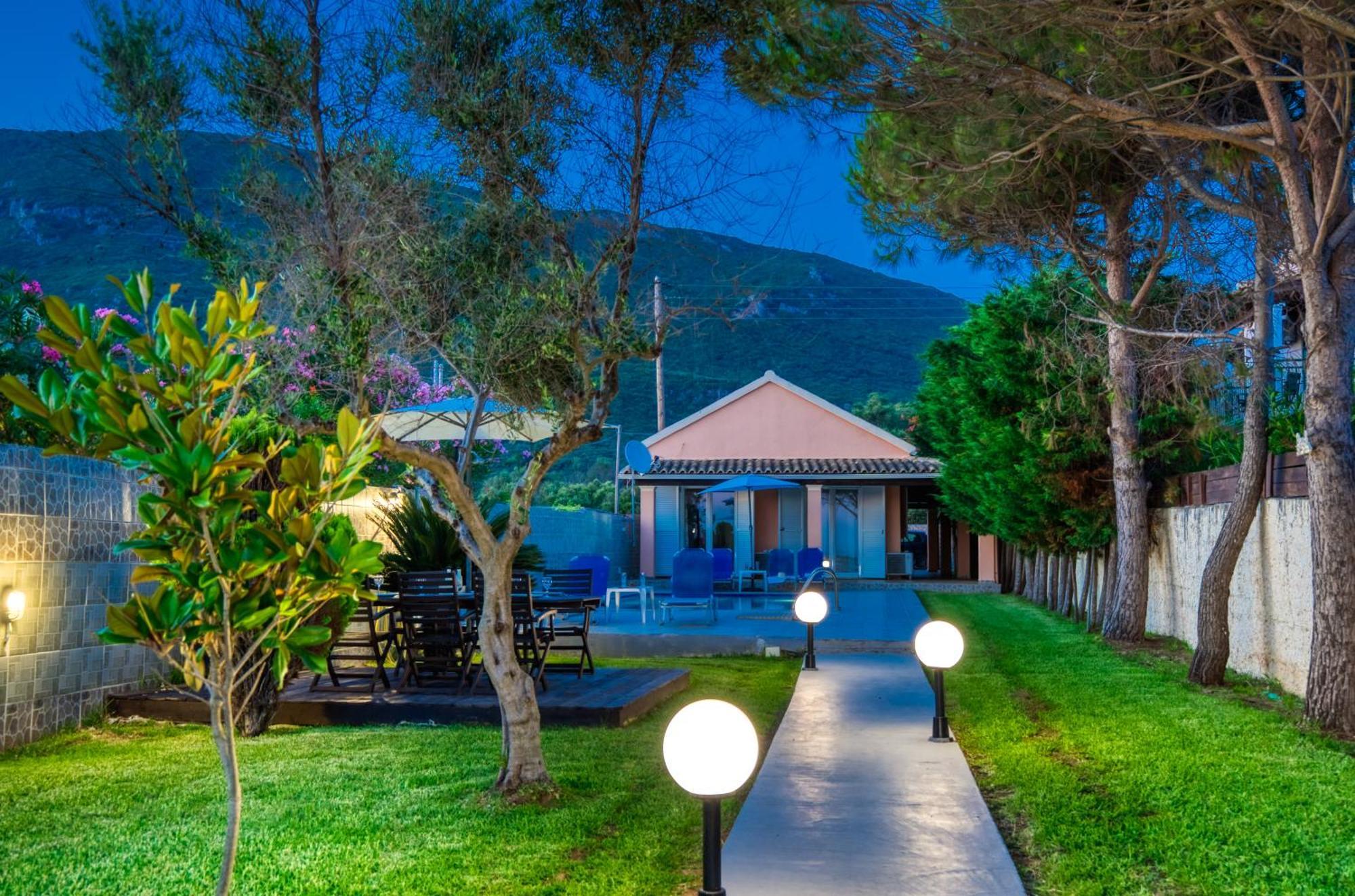 Villa Angela Agios Matthaios  Экстерьер фото