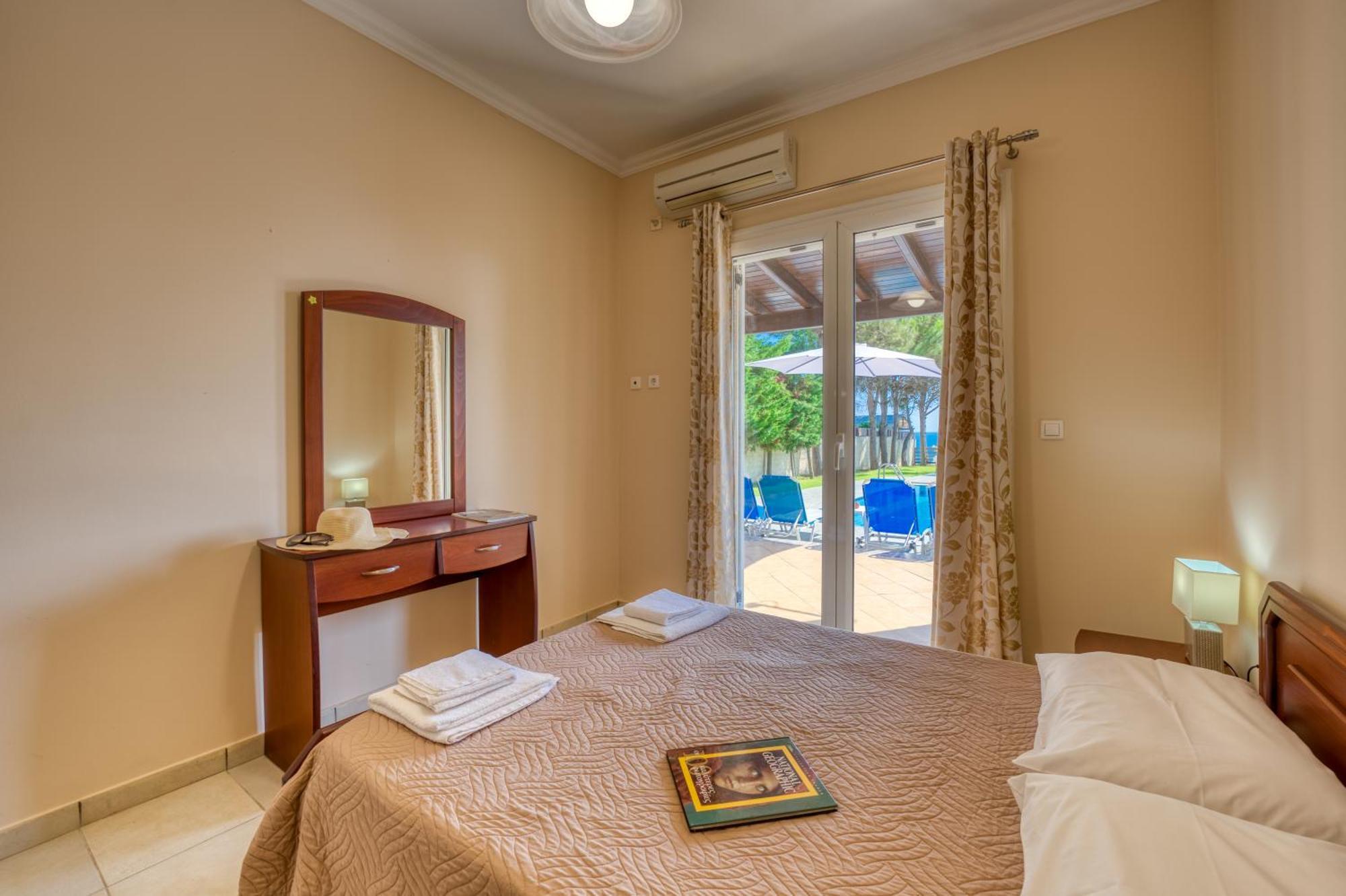 Villa Angela Agios Matthaios  Экстерьер фото